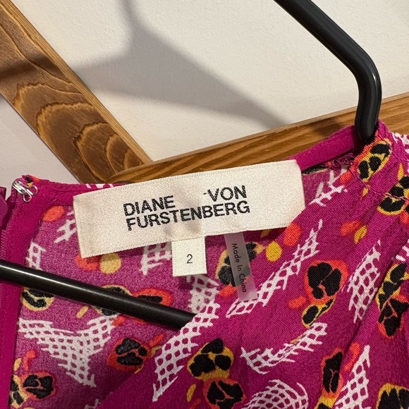 NWOT- DIANE VON FURSTENBERG - Jenna Printed Crepe Dress - Picture 4 of 8